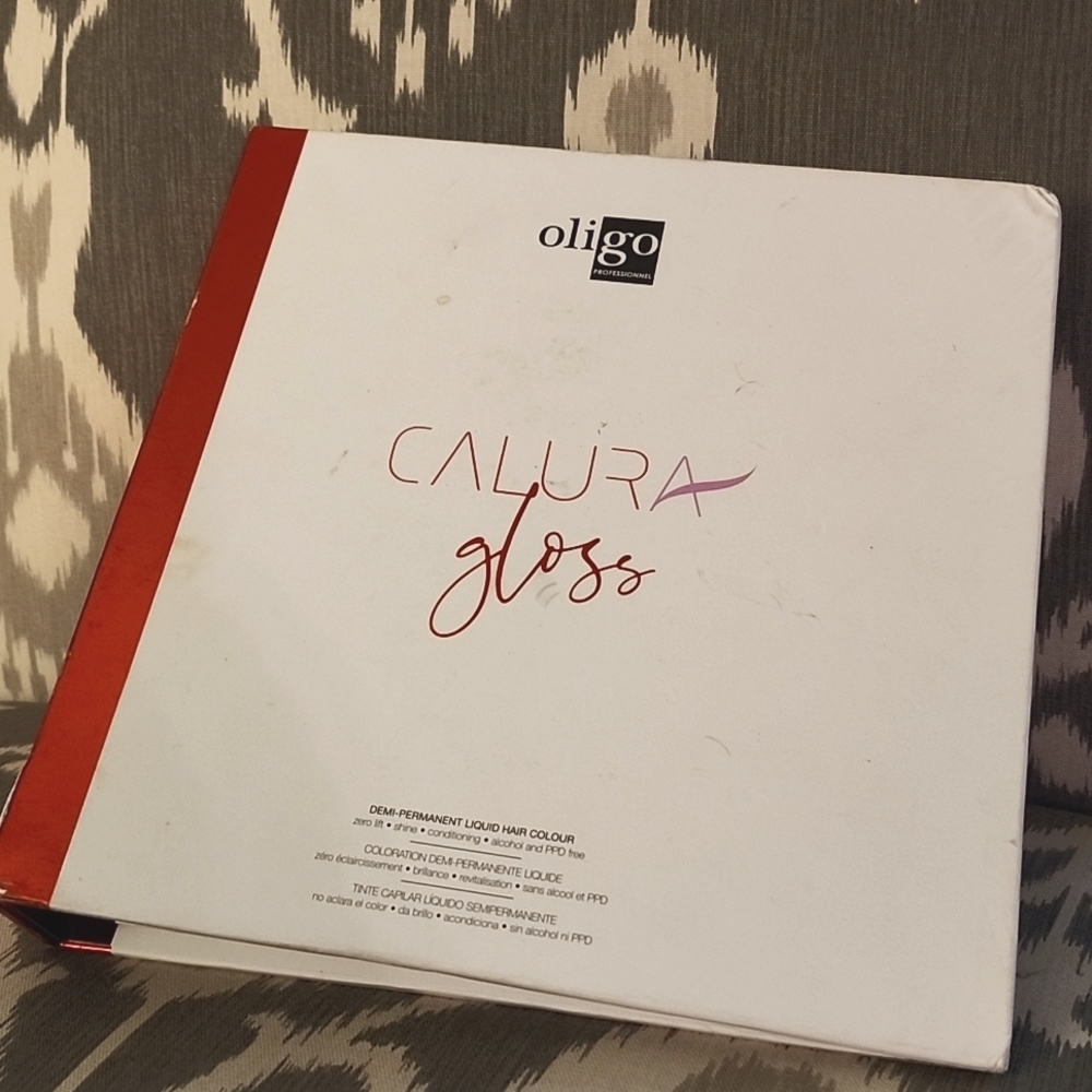 Calura color book (used)